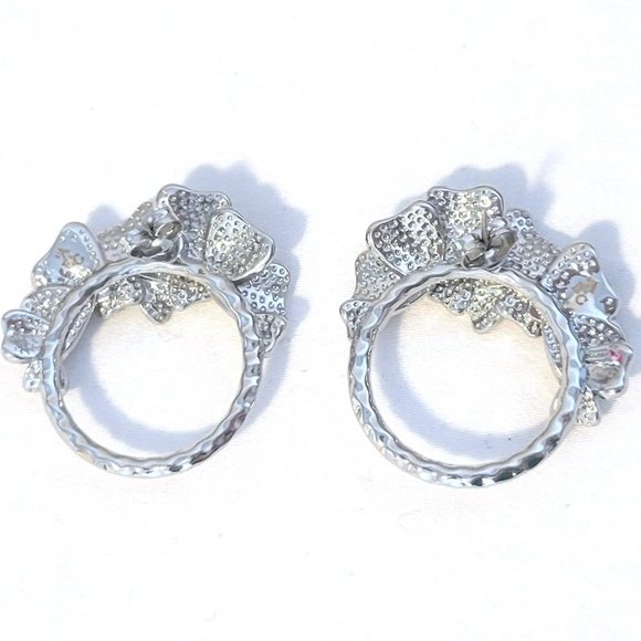 Textured Petal Circle Earrings - Designed in France - Picture 7 of 8